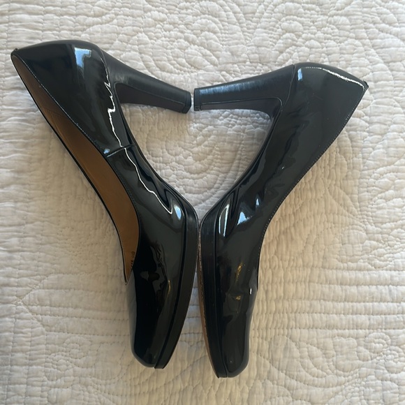 Cole Haan Black Payrnt Leather Heels - Nike Air Sole - Picture 6 of 9